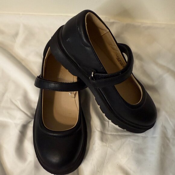 The Children's Place Other - The Children’s Place Girls Dress Shoes Mary Jane Size 13